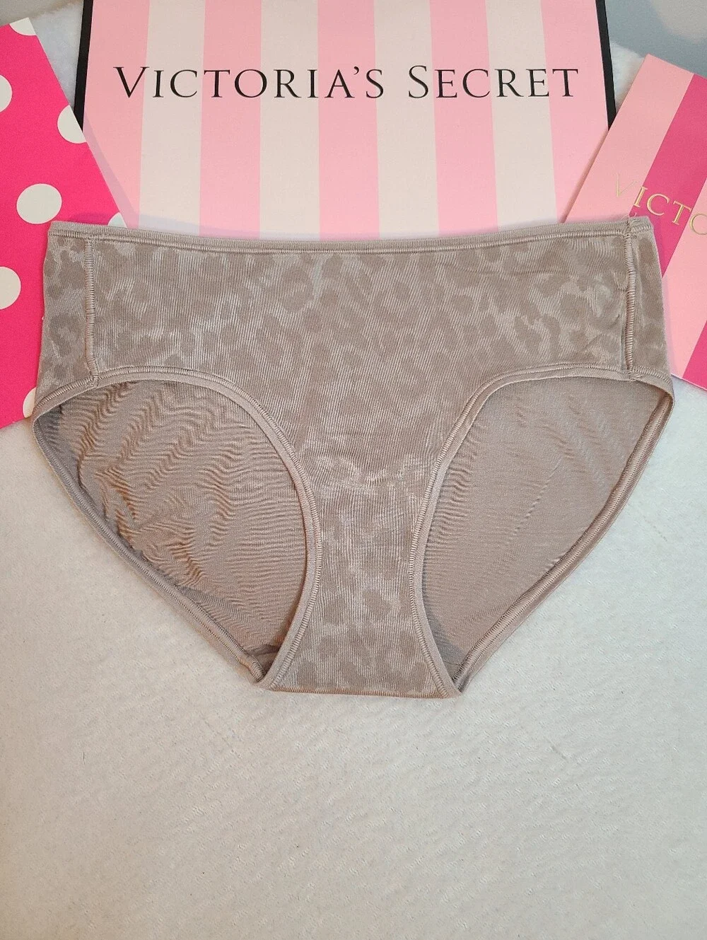 Y2K Victoria's Secret Fabulous Satin Classic Hiphugger Panty Size Lg Leopard